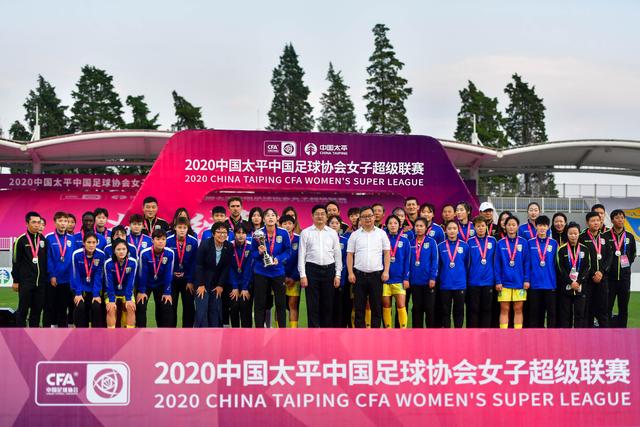曼晚：曼联外租后卫阿马斯有望回归一线队，可省下买霍尔的费用
